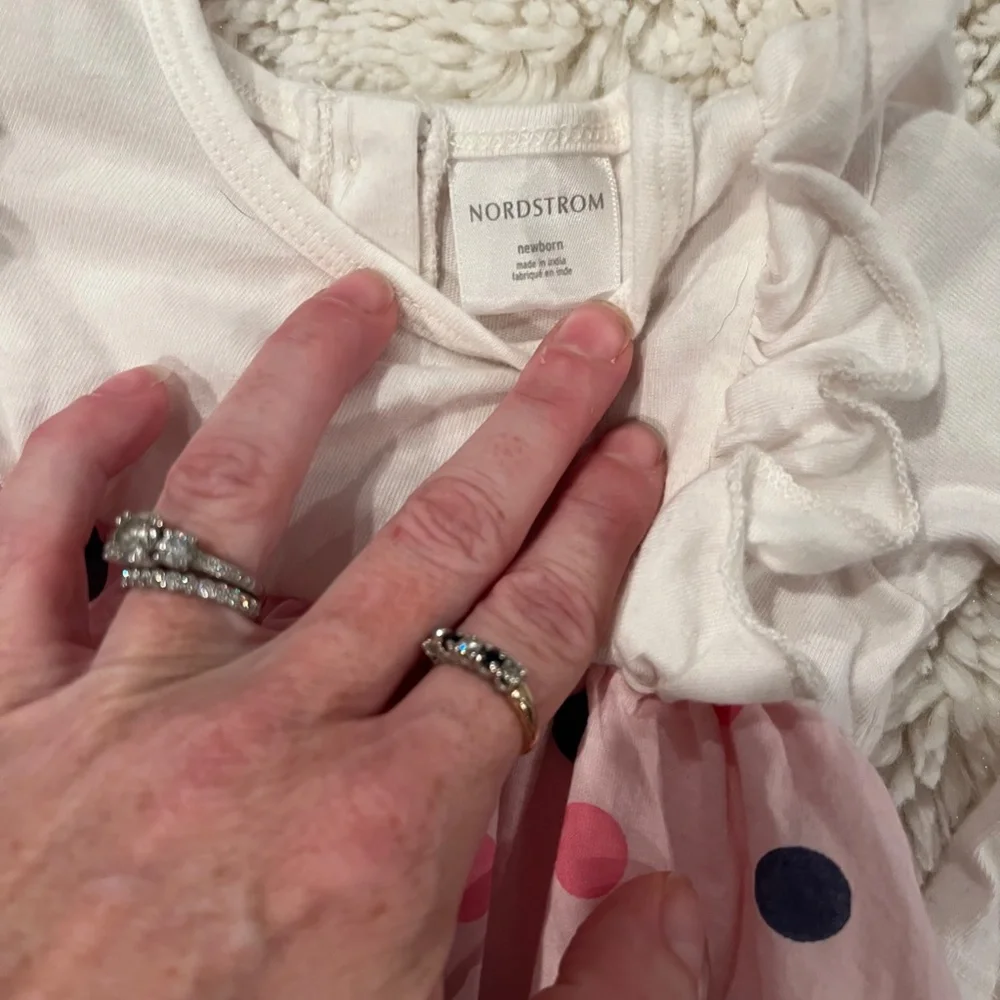 Bundle of 2 Premie baby dresses - Picture 2 of 5